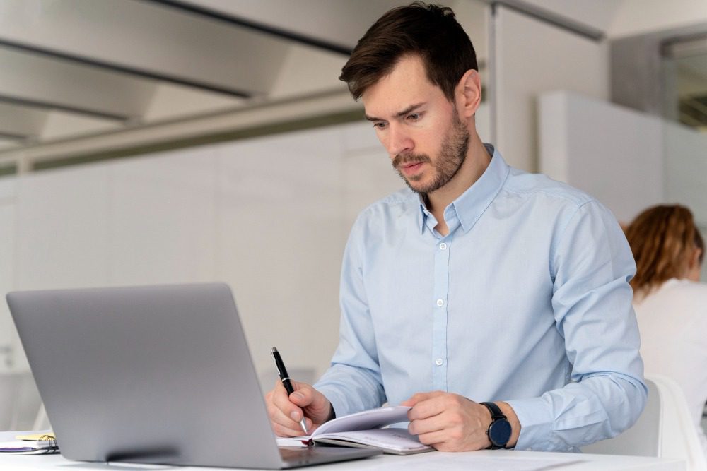 Работа и доступные вакансии в Испании в 2026 году