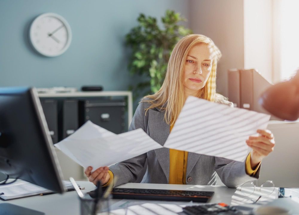 Как иностранному гражданину узнать о готовности патента на работу в 2026 году