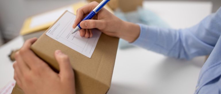 Сколько зарабатывают таможенники в России в [year] году