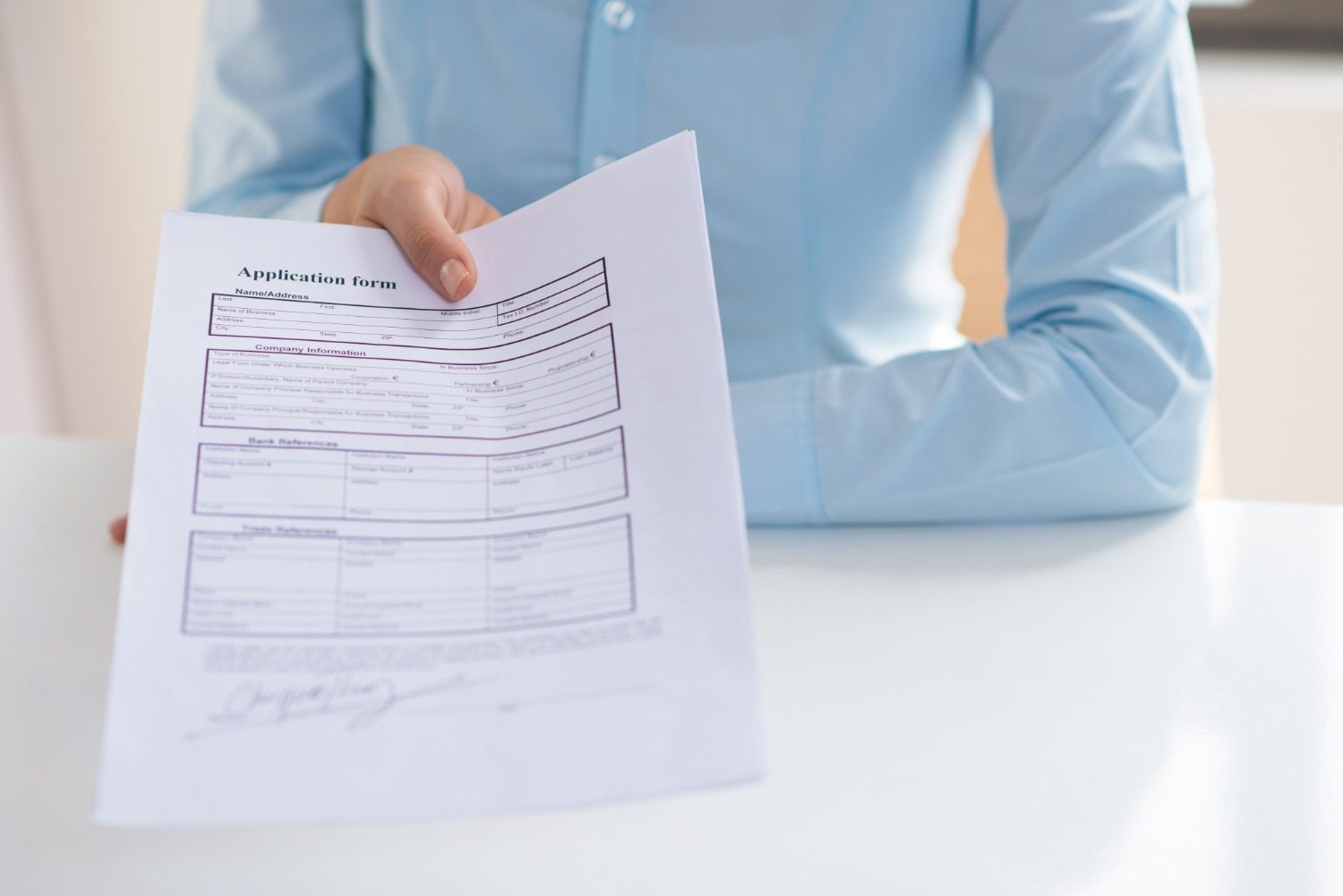 Почему могут отказать в выдаче заграничного паспорта