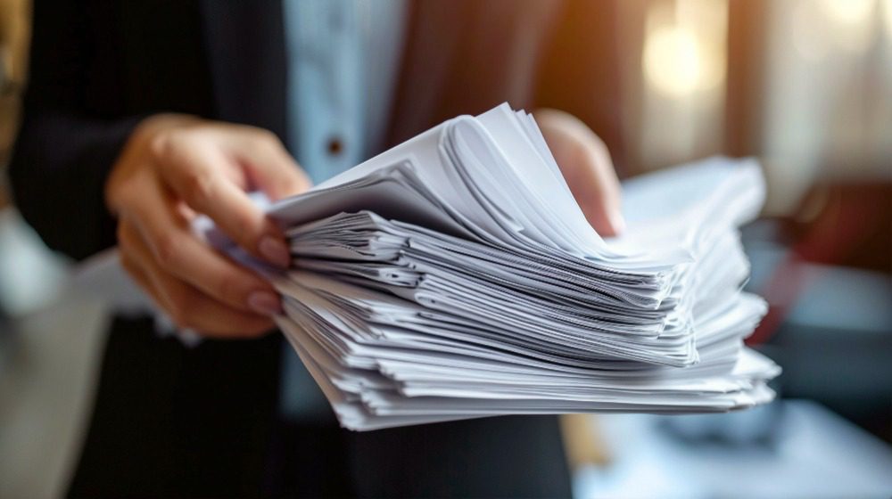 Как поменять загранпаспорт по истечению срока действия в 2026 году