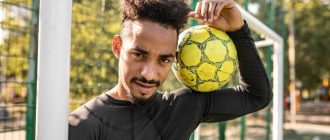 Сколько зарабатывают футболисты ⚽ в России в [year] году